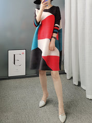 Color-Block Contrast Color Pleated Loose Three-Quarter Sleeves Round-Neck Mini Dresses