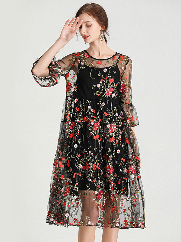 Original Artistic Retro Loose Lace Embroidered Pleated Midi Dress
