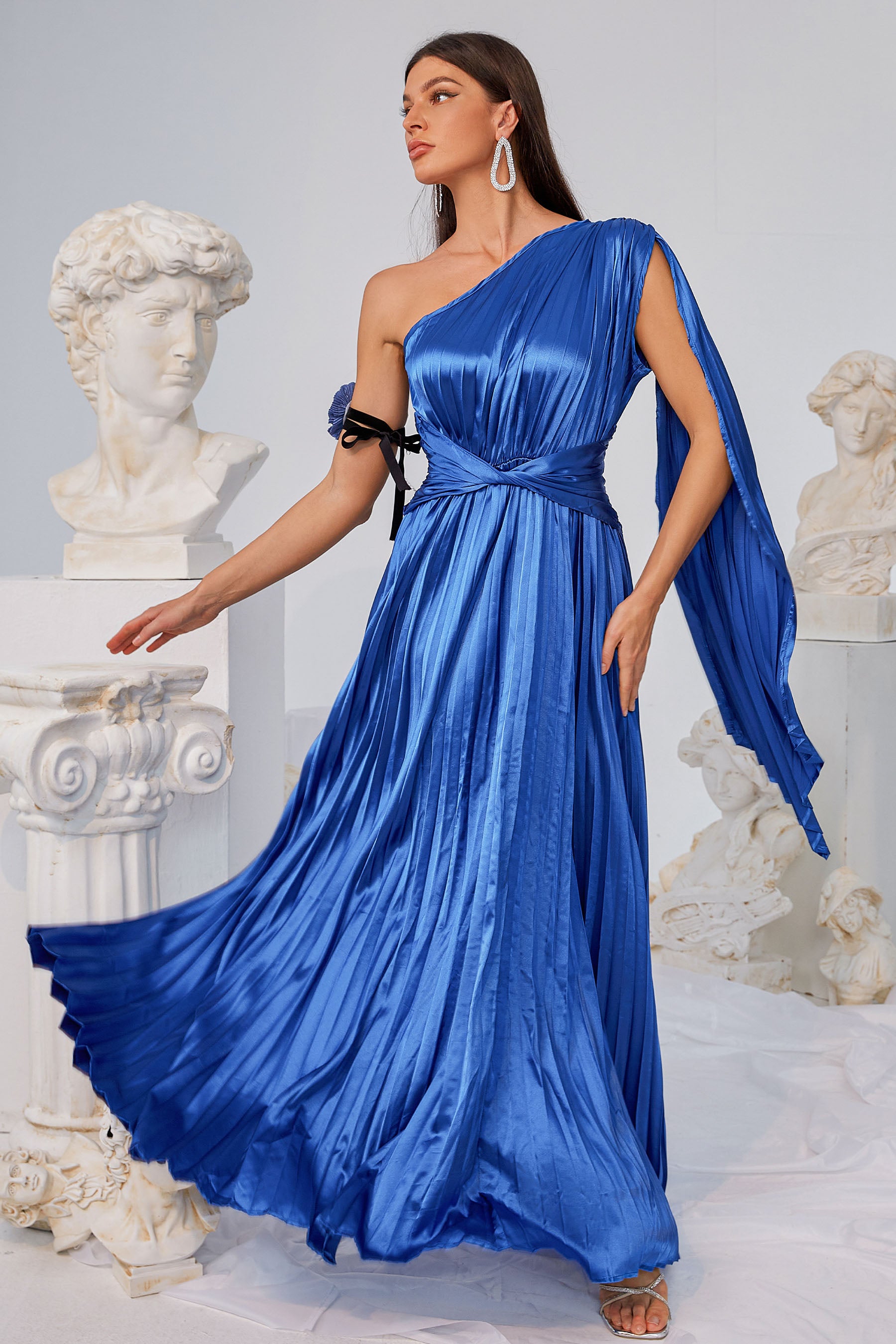 Oblique Shoulder Fold Dress