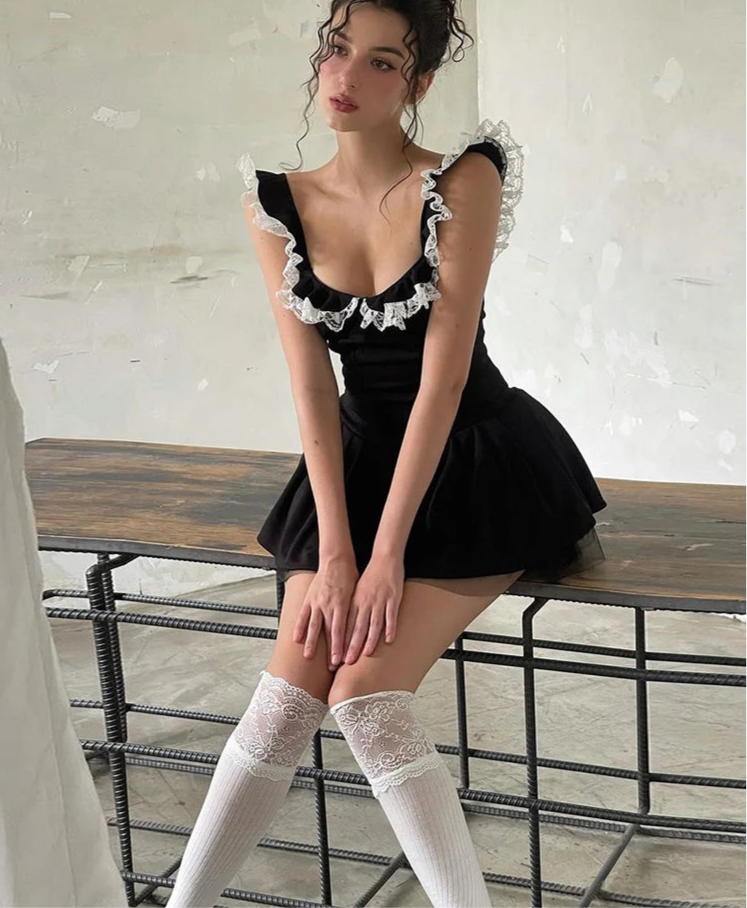 Black Lace Strap Pleated Mini Dress