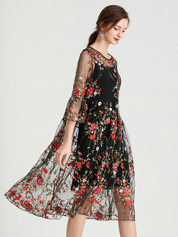 Original Artistic Retro Loose Lace Embroidered Pleated Midi Dress