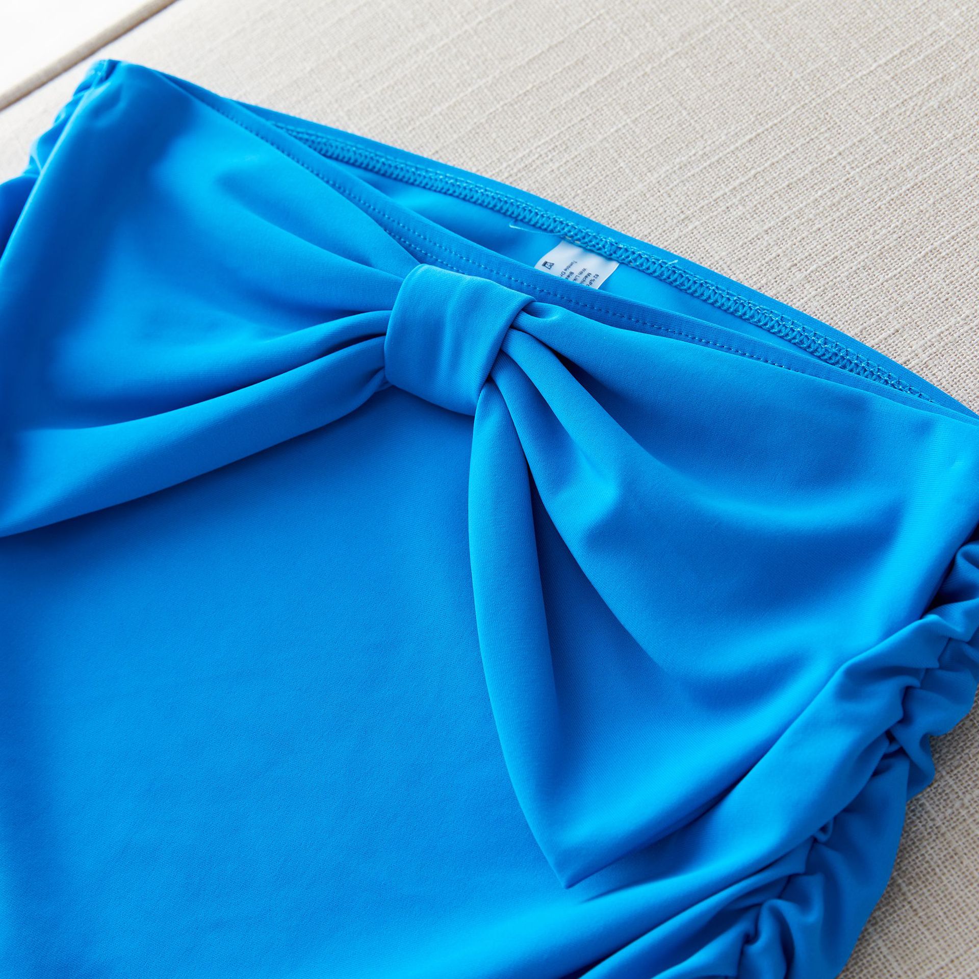 Bowknot Decor Blue Bikini Swimsuit and Sarong