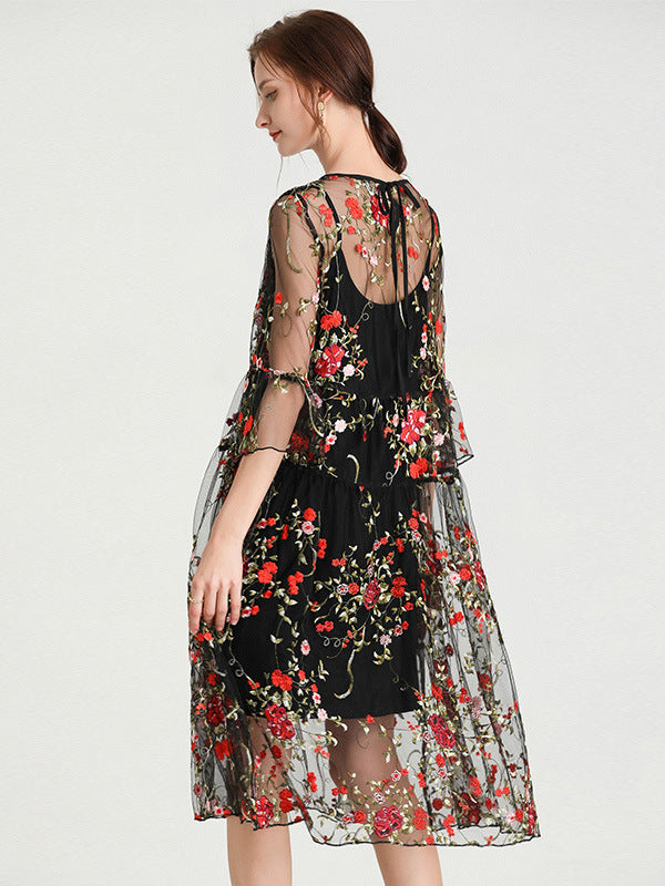 Original Artistic Retro Loose Lace Embroidered Pleated Midi Dress