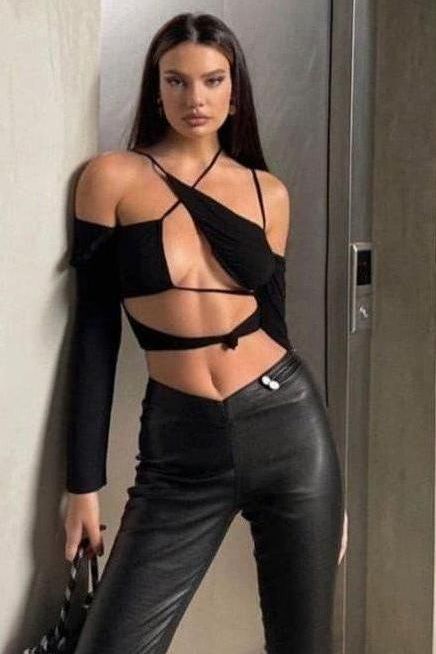 Hollow one-shoulder long-sleeved top