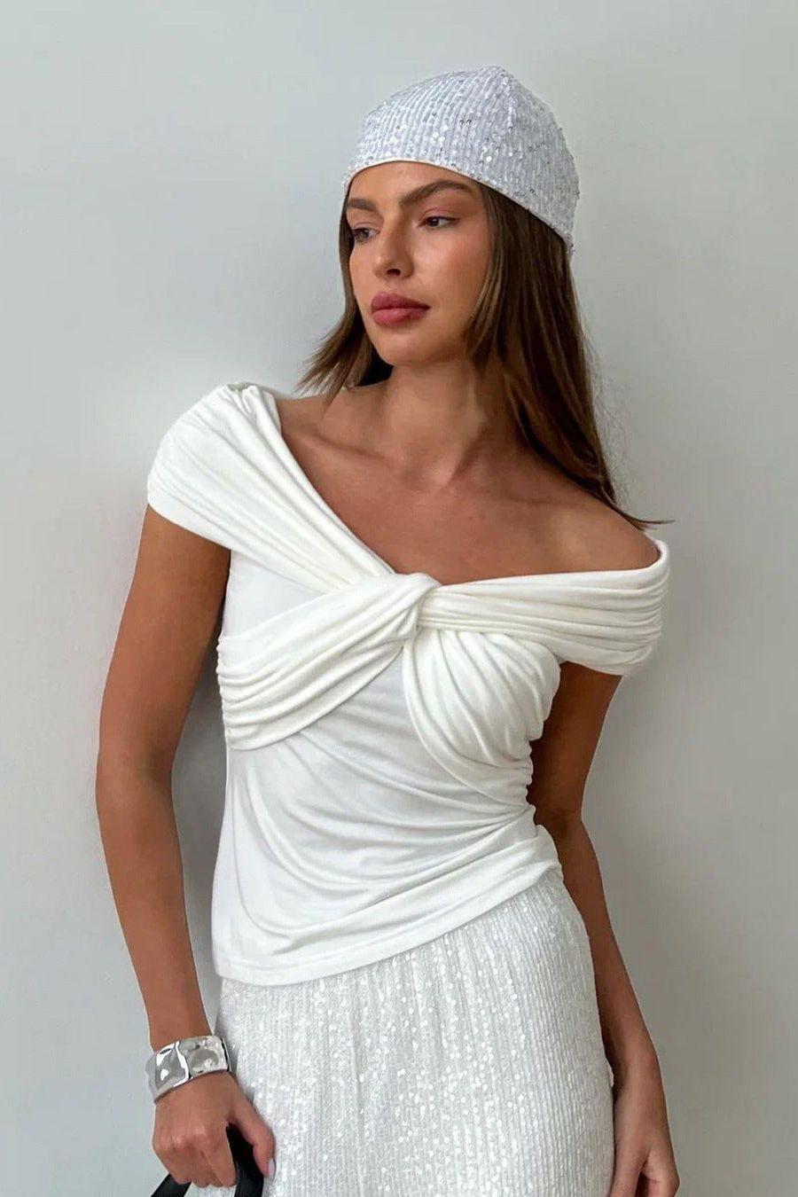 Front twisted top