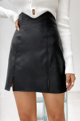 hip split bust PU leather skirt