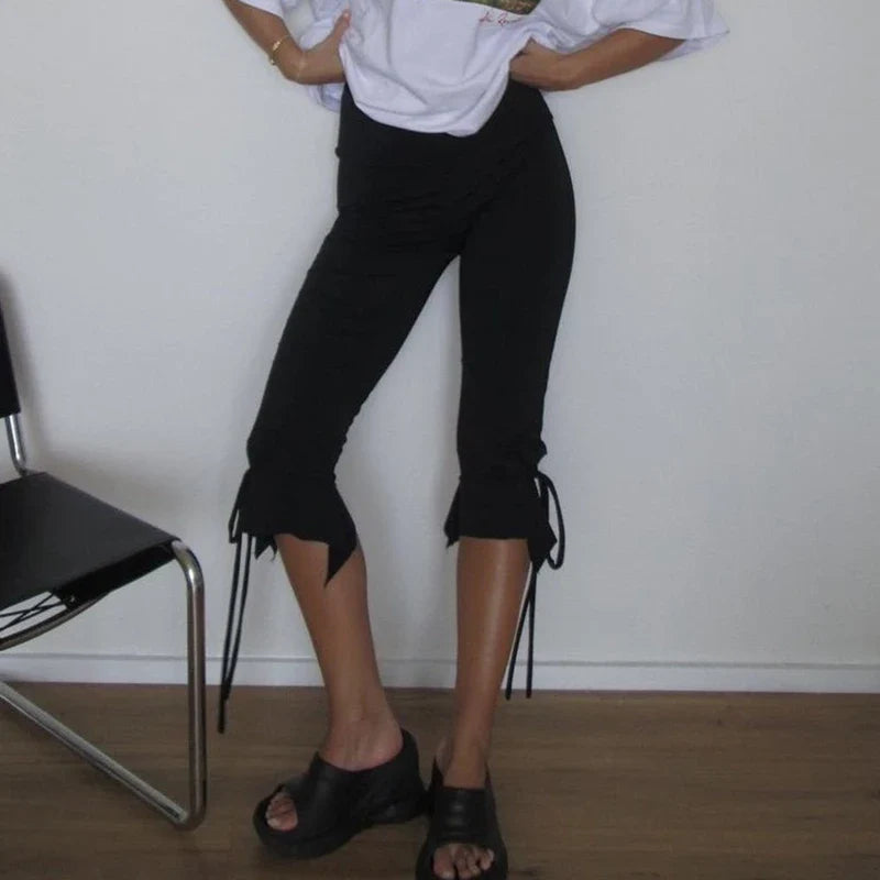 Solid Tie-up Ruffles Hem Capri Pants
