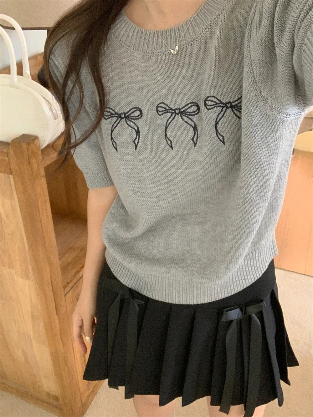 Bowknot Short Sleeve Round Neck Knit Top