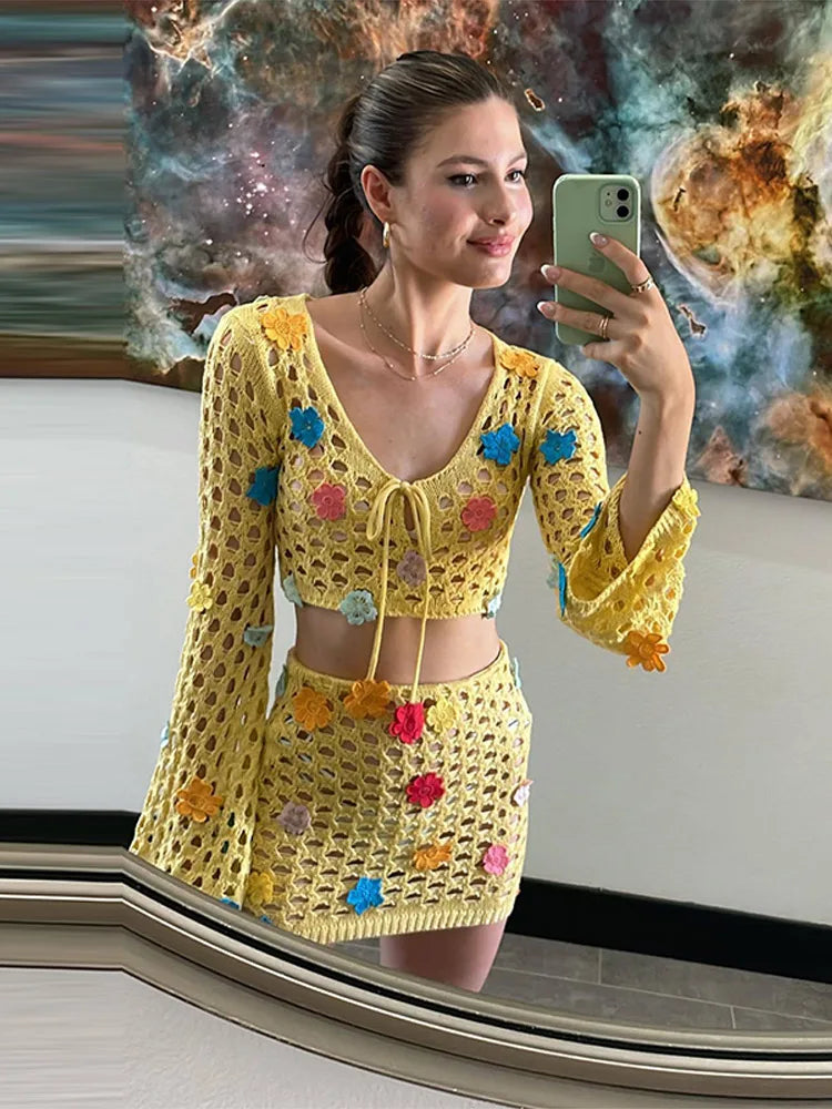Long Sleeved Hook Wool Crop Blouse