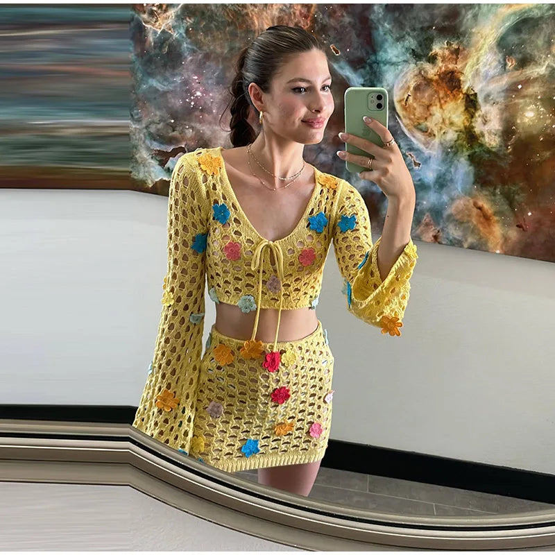 Long Sleeved Hook Wool Crop Blouse