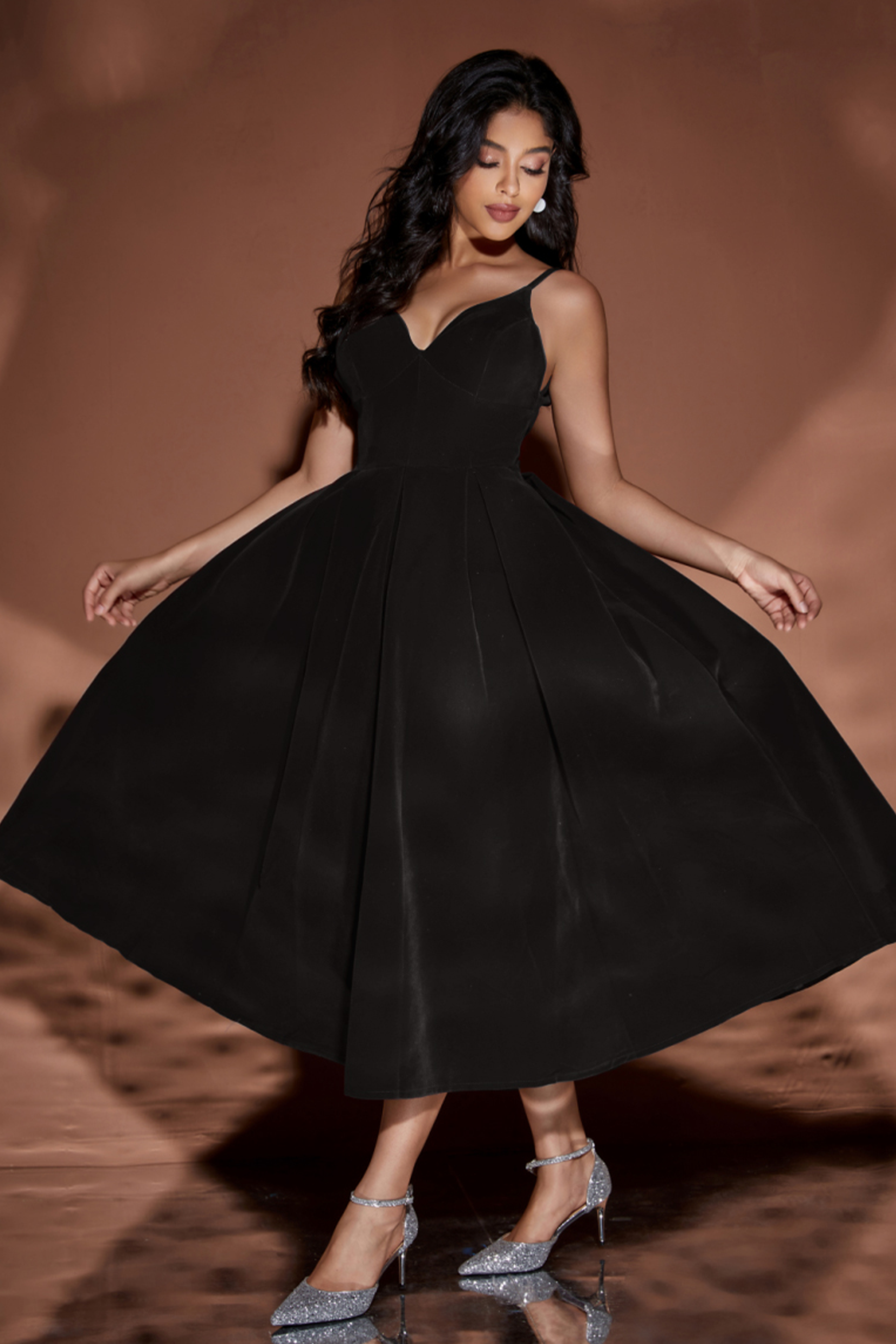 Velour Sling V Neck Midi Puffy Dress