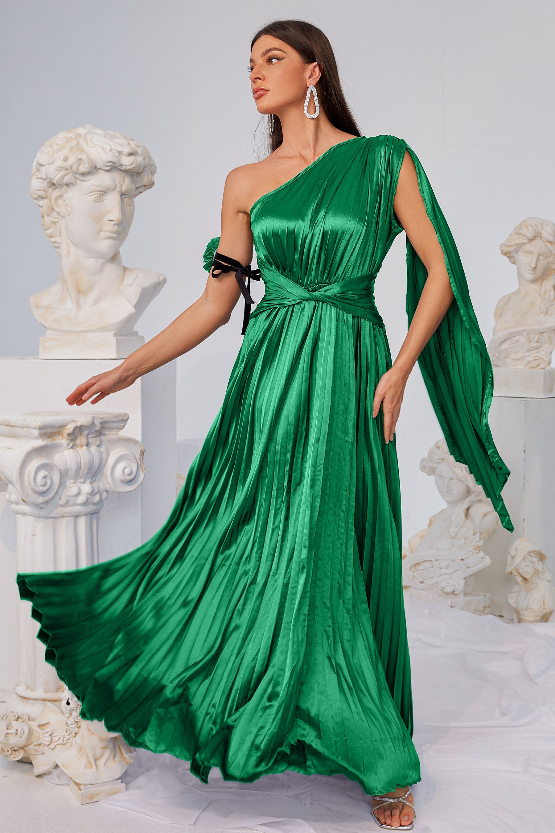 Oblique Shoulder Fold Dress