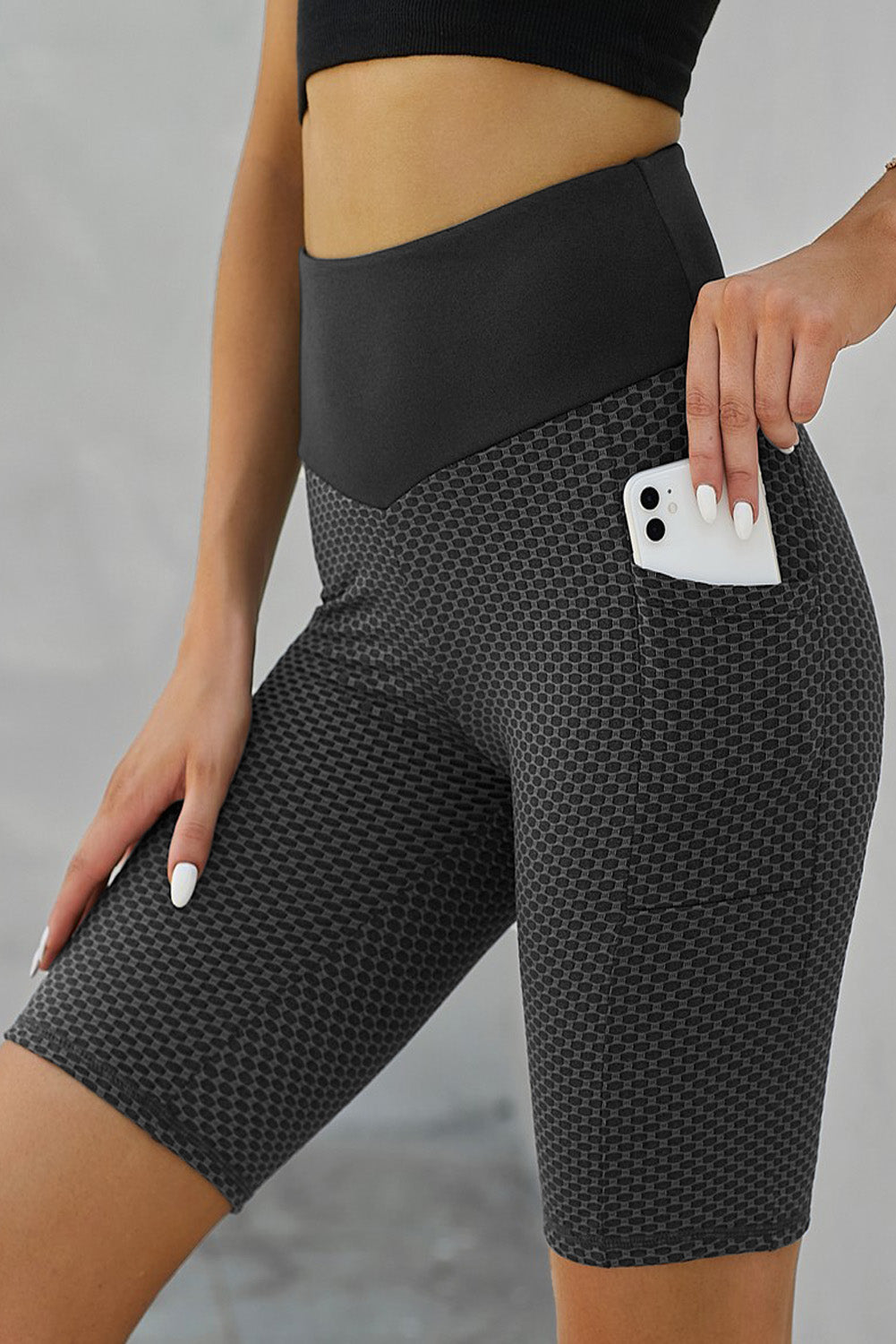 Black Side Pockets Ruched Butt Lifting Yoga Shorts