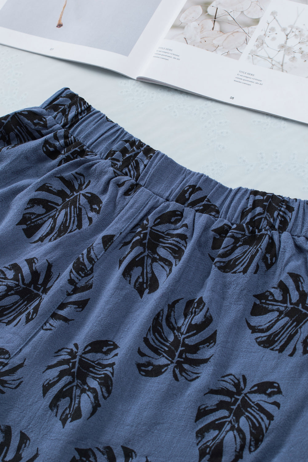 Palm Tree Leaves Print Elastic Waist Shorts With Pocket